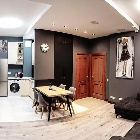 Central - Skolas Str. Parking Nearby