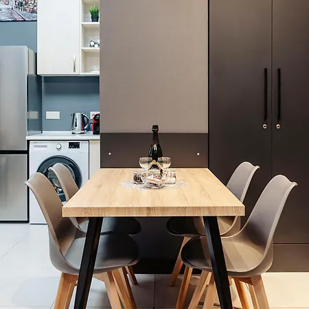 Апартаменти Central - Skolas Str. Parking Nearby Рига