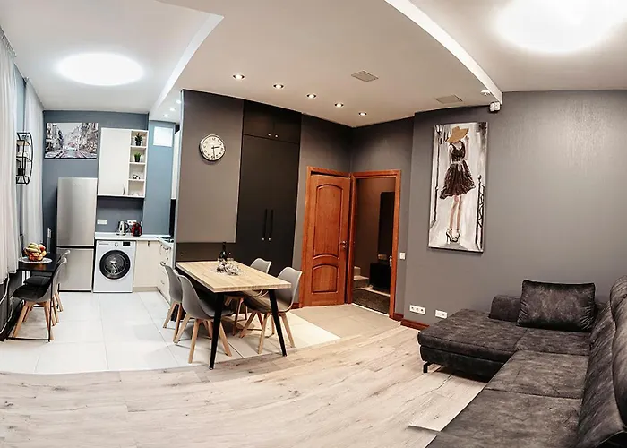 Central - Skolas Str. Parking Nearby 아파트 *