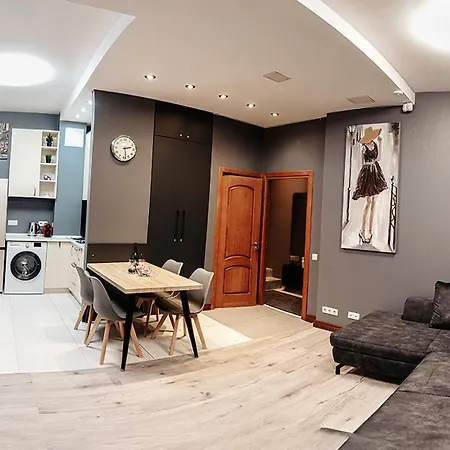 Central - Skolas Str. Parking Nearby アパート *