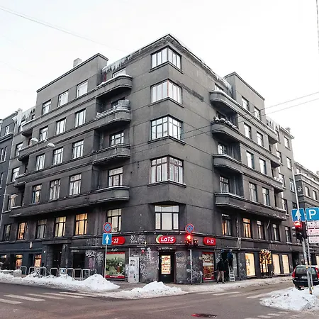 Central - Skolas Str. Parking Nearby Riga